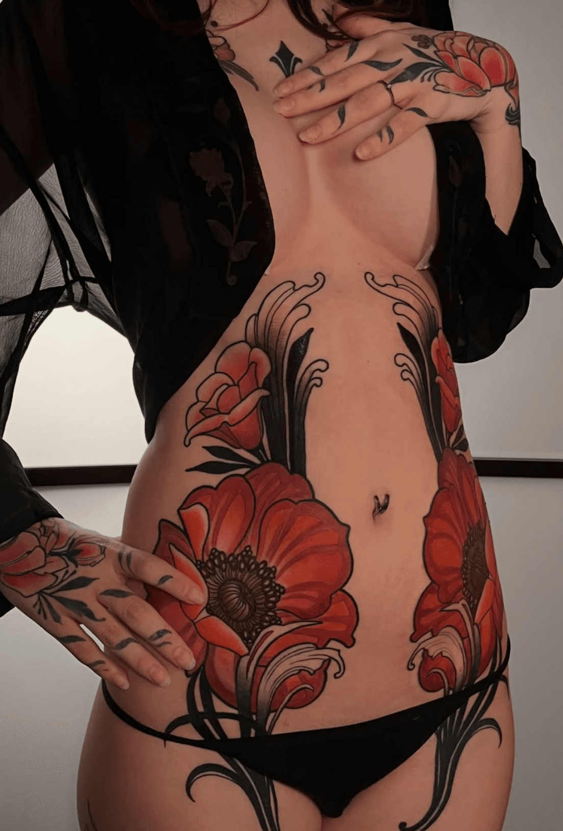Amapolas neo-tradicionales en torso