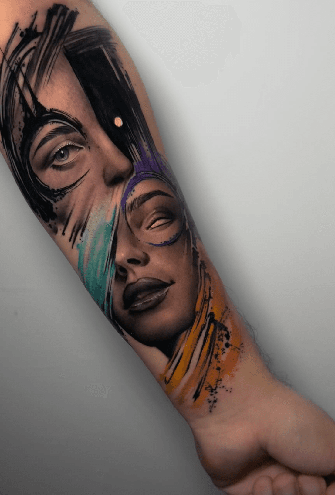 Retrato acuarela — doble rostro con colores vivos